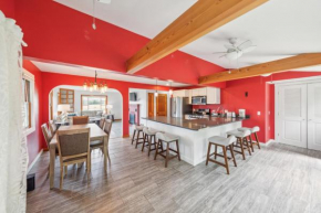 Charming Stowe Retreat with Mountain Views home Stowe